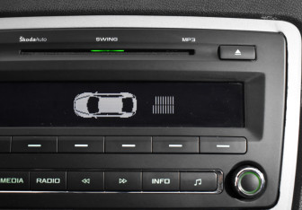 Подержанный автомобиль Skoda Octavia Liftback 2012 года (15 фото)