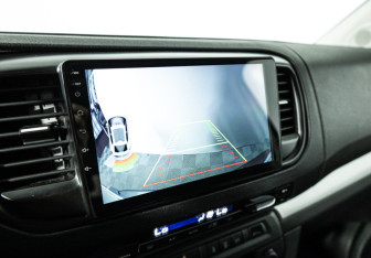 Подержанный автомобиль Peugeot Traveller 2021 года (15 фото)