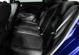 Подержанный автомобиль Ford Fiesta Hatchback 2015 года (10 фото)