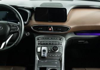 Подержанный автомобиль Hyundai Santa Fe 2021 года (14 фото)