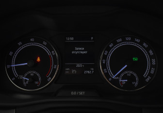 Подержанный автомобиль Skoda Rapid Liftback 2020 года (17 фото)