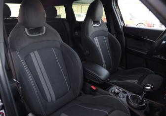 Подержанный автомобиль MINI Countryman 2017 года (27 фото)