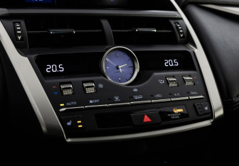 Подержанный автомобиль Lexus NX 2020 года (18 фото)