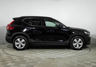 Подержанный автомобиль Volvo XC40 2020 года (4 фото)