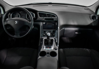 Подержанный автомобиль Peugeot 3008 2012 года (15 фото)