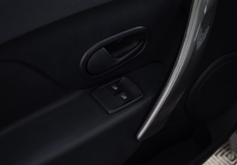 Подержанный автомобиль Renault Sandero 2020 года (13 фото)