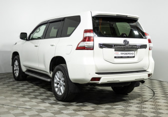 Подержанный автомобиль Toyota Land Cruiser Prado 2014 года (7 фото)
