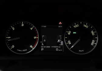 Подержанный автомобиль Land Rover Discovery 2011 года (12 фото)