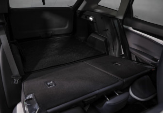 Подержанный автомобиль Geely Atlas 2024 года (28 фото)