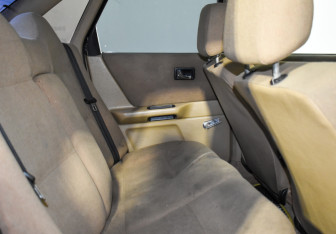 Подержанный автомобиль Audi 80 Sedan 1987 года (13 фото)