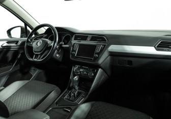Подержанный автомобиль Volkswagen Tiguan 2017 года (9 фото)