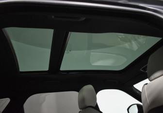 Подержанный автомобиль Land Rover Range Rover Velar 2018 года (14 фото)