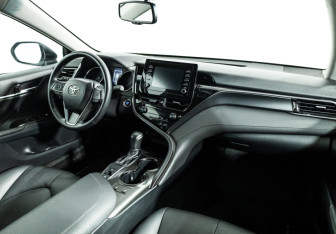 Подержанный автомобиль Toyota Camry Sedan 2022 года (9 фото)
