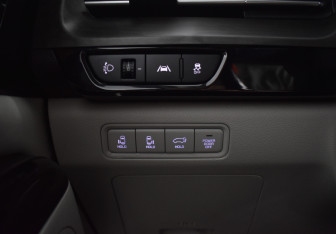 Подержанный автомобиль Kia Carnival 2020 года (20 фото)