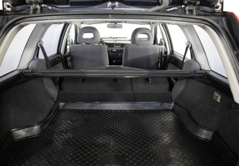 Подержанный автомобиль Mitsubishi Lancer Wagon 2005 года (21 фото)