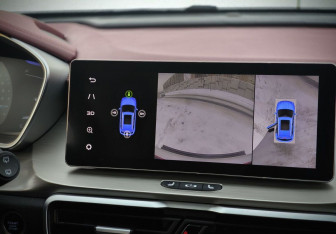 Подержанный автомобиль Geely Coolray 2023 года (33 фото)