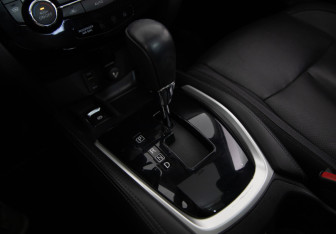 Подержанный автомобиль Nissan Qashqai 2016 года (13 фото)