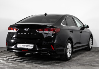 Подержанный автомобиль Hyundai Sonata 2019 года (5 фото)