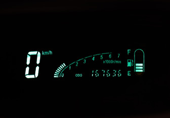 Подержанный автомобиль Geely MK Cross 2012 года (14 фото)