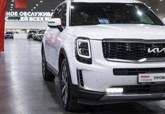 Подержанный автомобиль Kia Telluride 2022 года (4 фото)