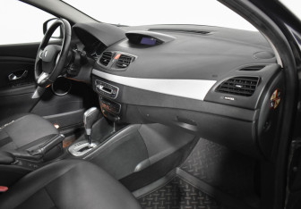 Подержанный автомобиль Renault Fluence 2010 года (12 фото)