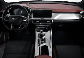 Подержанный автомобиль Geely Coolray 2021 года (15 фото)