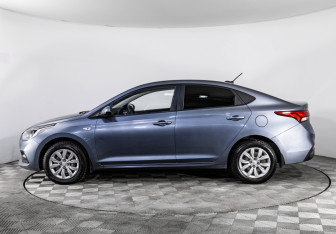 Подержанный автомобиль Hyundai Solaris Sedan 2017 года (8 фото)