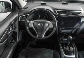 Подержанный автомобиль Nissan X-Trail 2016 года (11 фото)