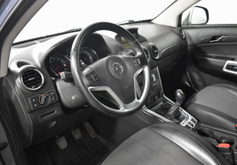 Подержанный автомобиль Opel Antara 2013 года (9 фото)