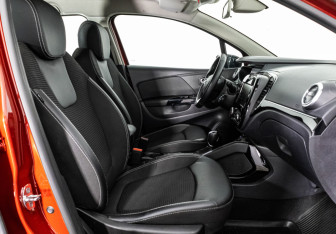 Подержанный автомобиль Renault Kaptur 2020 года (20 фото)