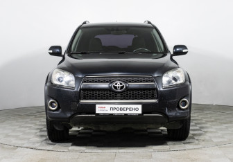 Подержанный автомобиль Toyota RAV4 2011 года (2 фото)