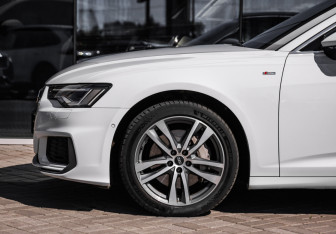Подержанный автомобиль Audi A6 Sedan 2020 года (10 фото)