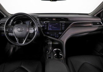 Подержанный автомобиль Toyota Camry Sedan 2021 года (7 фото)