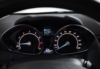 Подержанный автомобиль Ford Fiesta Hatchback 2016 года (11 фото)