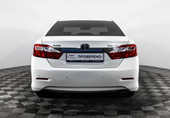 Подержанный автомобиль Toyota Camry Sedan 2014 года (6 фото)