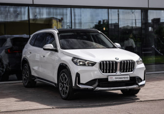 Подержанный автомобиль BMW X1 2024 года (5 фото)