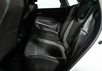 Подержанный автомобиль Renault Kaptur 2016 года (10 фото)