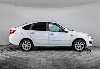 Подержанный автомобиль LADA (ВАЗ) Granta Liftback 2017 года (4 фото)