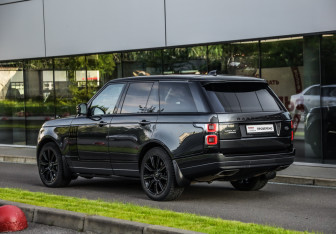 Подержанный автомобиль Land Rover Range Rover 2018 года (8 фото)