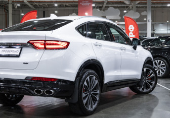 Подержанный автомобиль Geely Tugella 2024 года (10 фото)