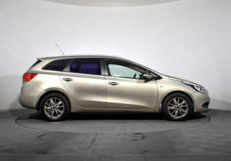 Подержанный автомобиль Kia Ceed Wagon 2013 года (4 фото)