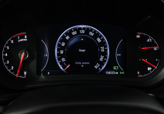 Подержанный автомобиль Opel Insignia Sedan 2013 года (12 фото)