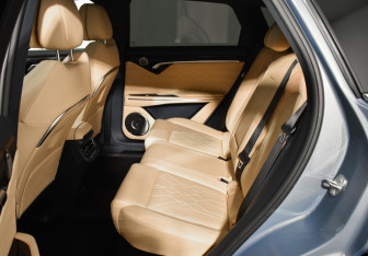 Подержанный автомобиль Voyah Free 2023 года (11 фото)