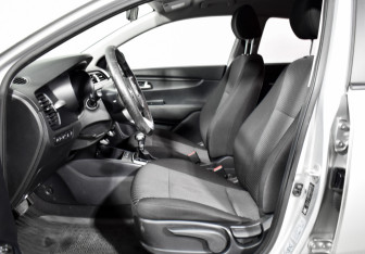 Подержанный автомобиль Kia Rio Hatchback 2020 года (10 фото)