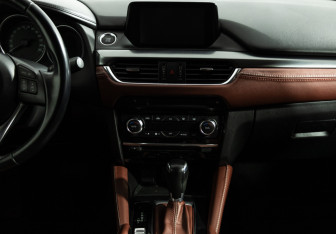 Подержанный автомобиль Mazda 6 Sedan 2015 года (14 фото)