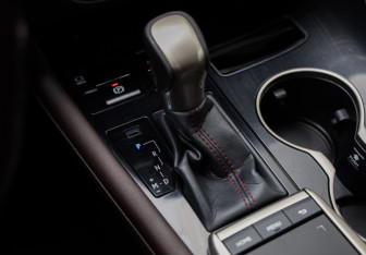 Подержанный автомобиль Lexus RX 2021 года (20 фото)