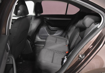 Подержанный автомобиль Skoda Octavia Liftback 2019 года (11 фото)