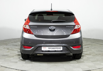 Подержанный автомобиль Hyundai Solaris Hatchback 2011 года (6 фото)