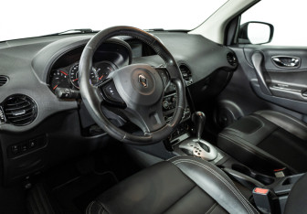 Подержанный автомобиль Volkswagen Polo Sedan 2018 года (11 фото)