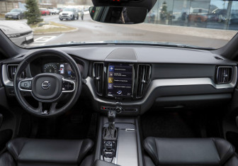 Подержанный автомобиль Volvo XC60 2018 года (9 фото)